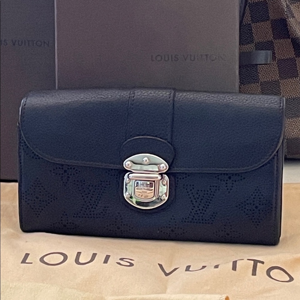 Louis Vuitton Mahina Portofeuilis Black Embossed Calf Leather Long Wallet